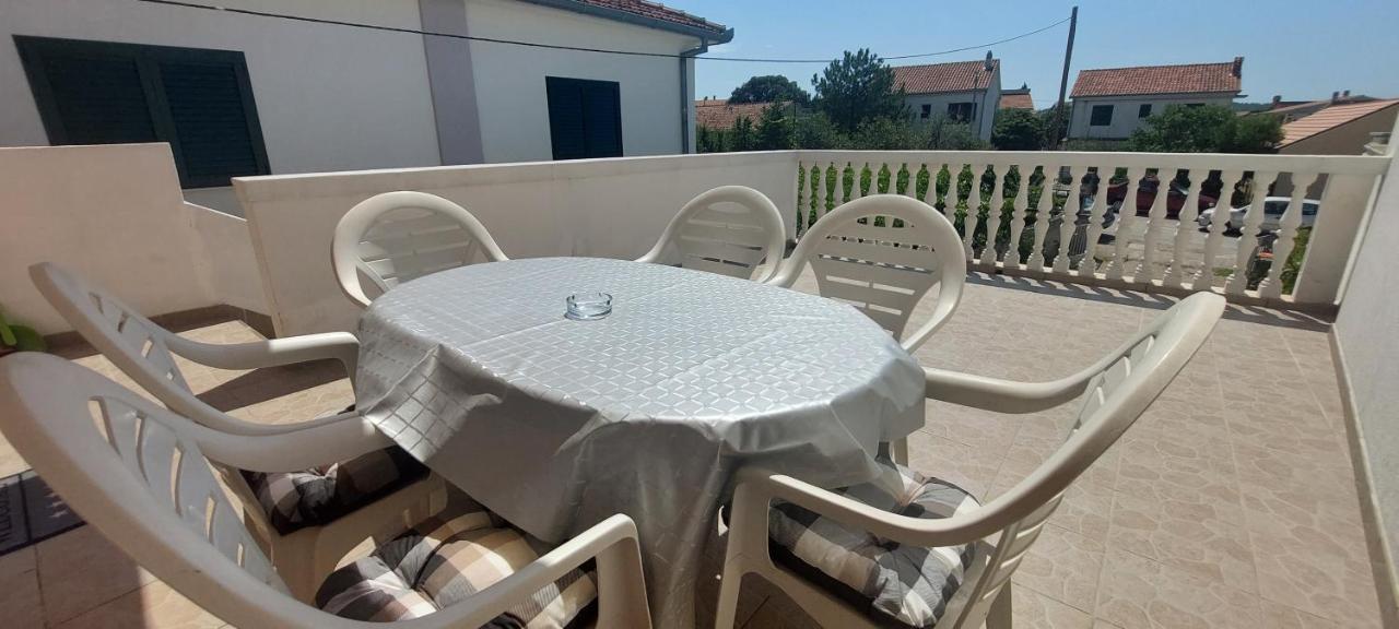 Apartment Zana Pirovac Buitenkant foto