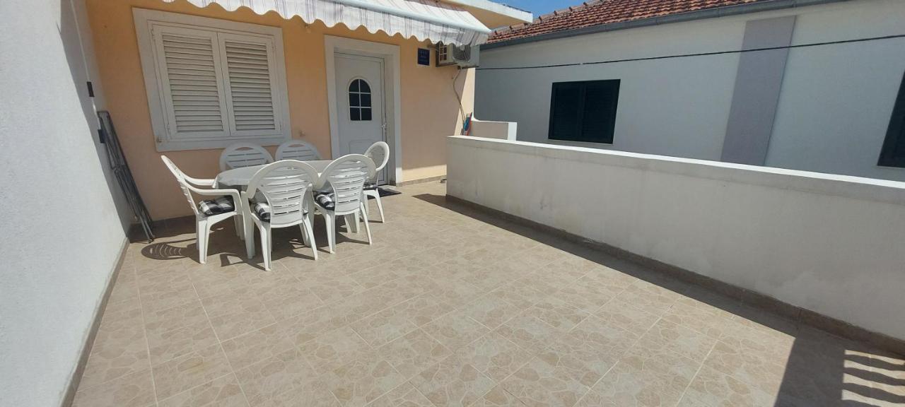 Apartment Zana Pirovac Buitenkant foto
